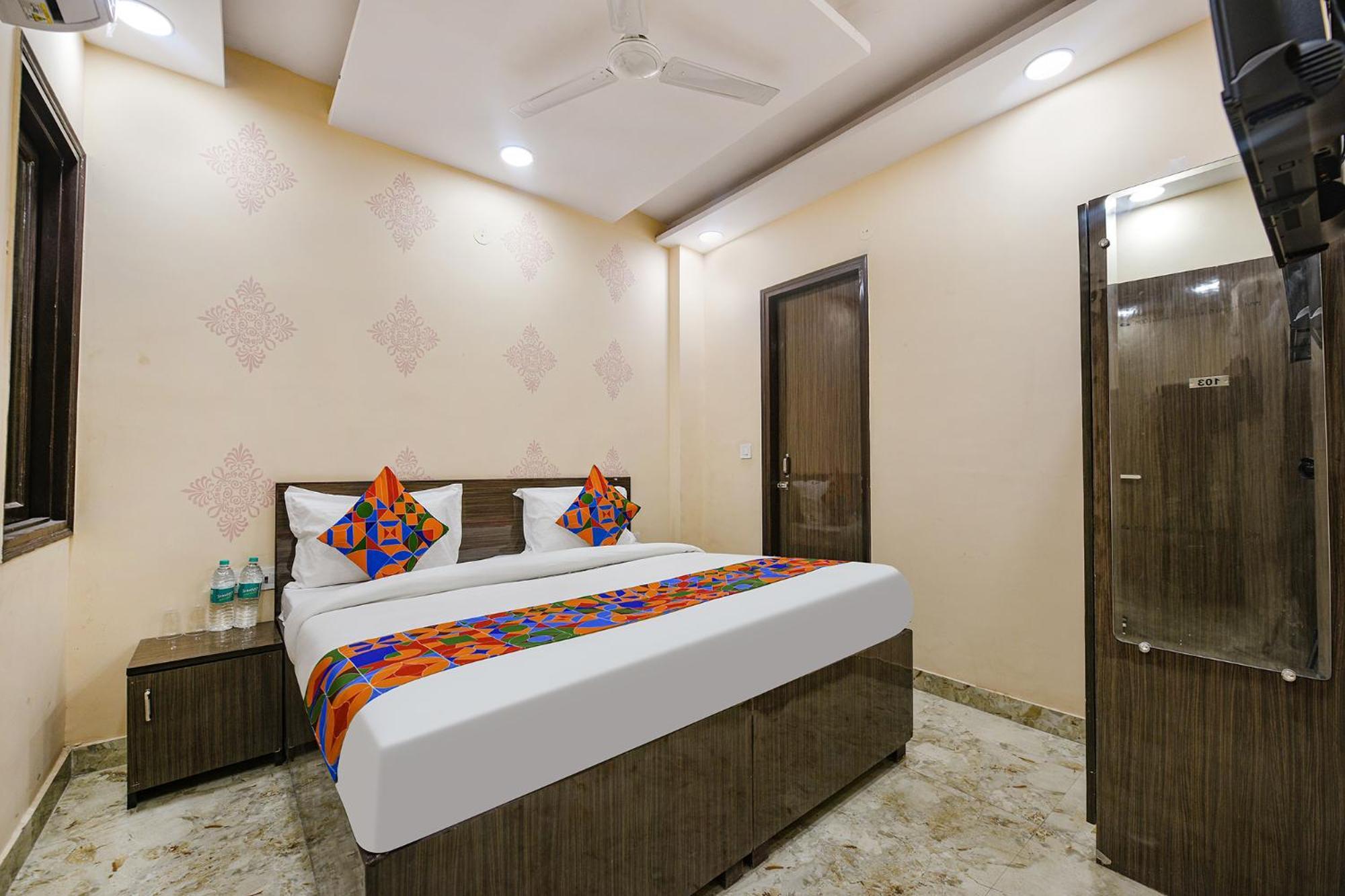 Fabexpress Unicon Hotell New Delhi Eksteriør bilde