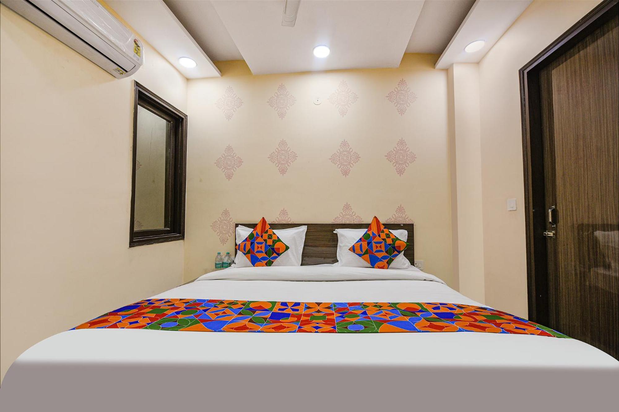 Fabexpress Unicon Hotell New Delhi Eksteriør bilde